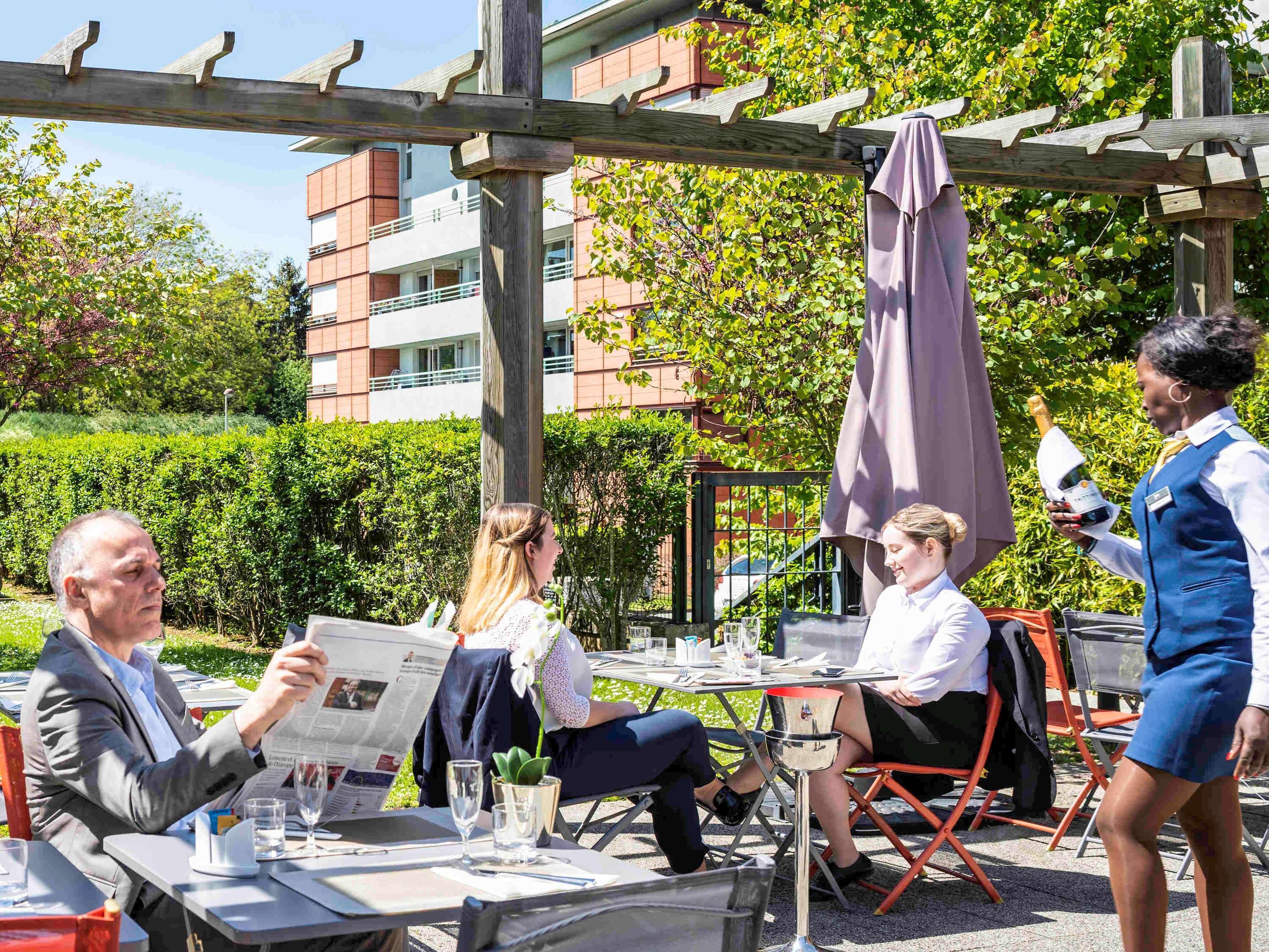 Mercure Maurepas Saint Quentin Eksteriør billede