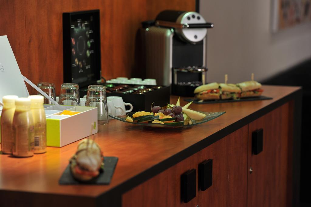 Mercure Maurepas Saint Quentin Eksteriør billede